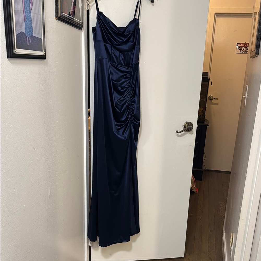 Elegant Navy Blue Evening Gown